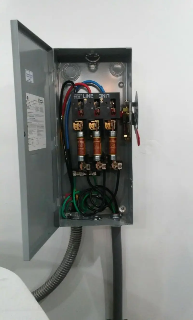 Three-phase disconnect switch installed for Smoke Detector Installation in Vero Lake Estates